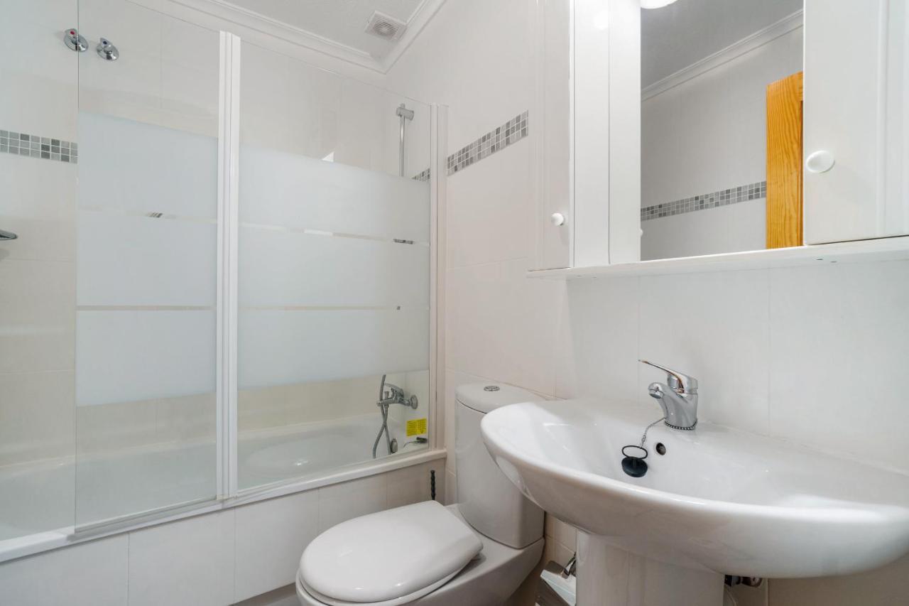 He Doris Apartment Playa Flamenca Bagian luar foto