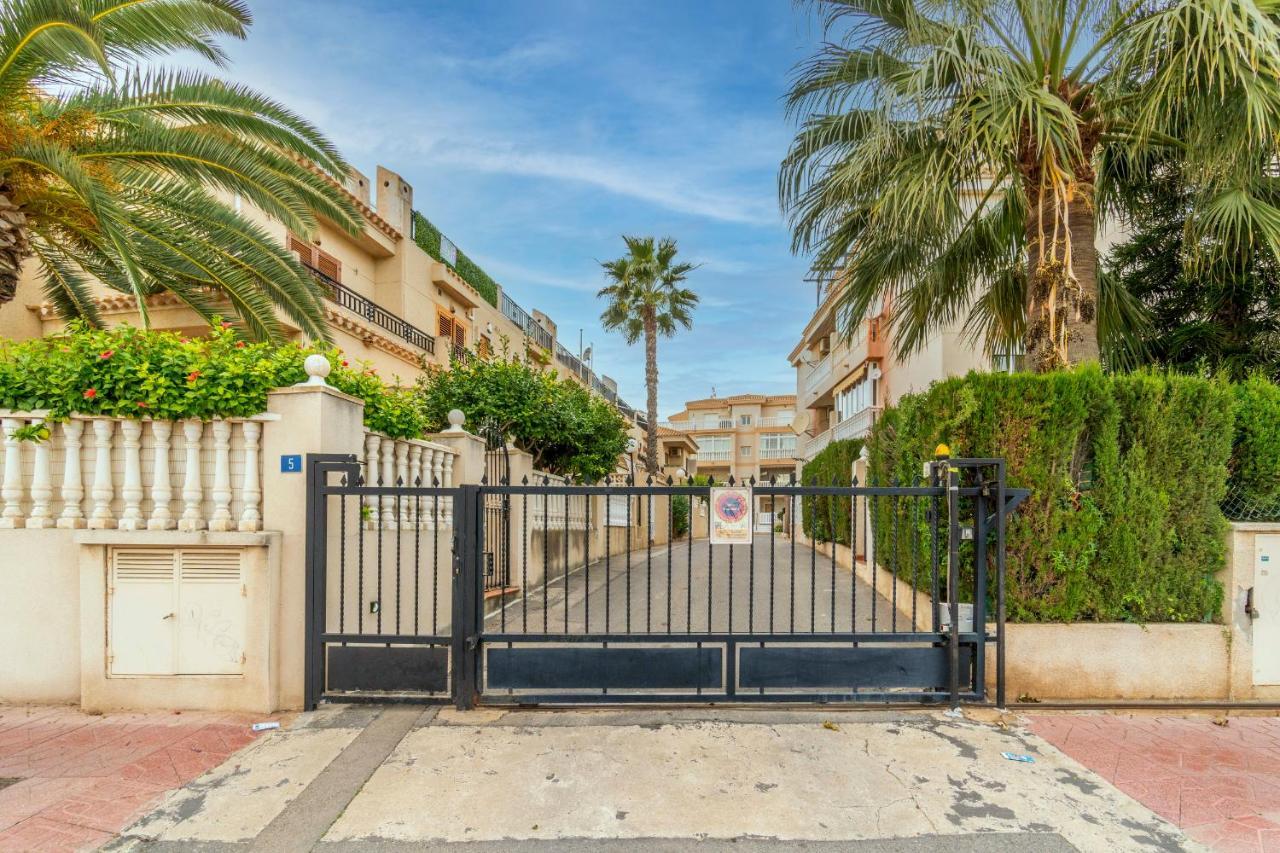 He Doris Apartment Playa Flamenca Bagian luar foto